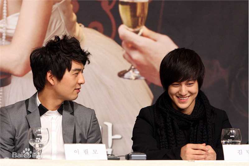 精选李必模( LEEPILLMO)图片