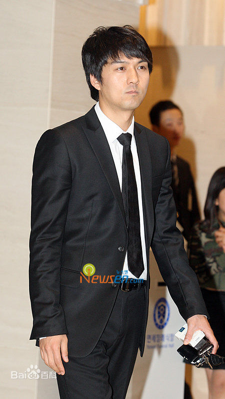 精选李必模( LEEPILLMO)图片