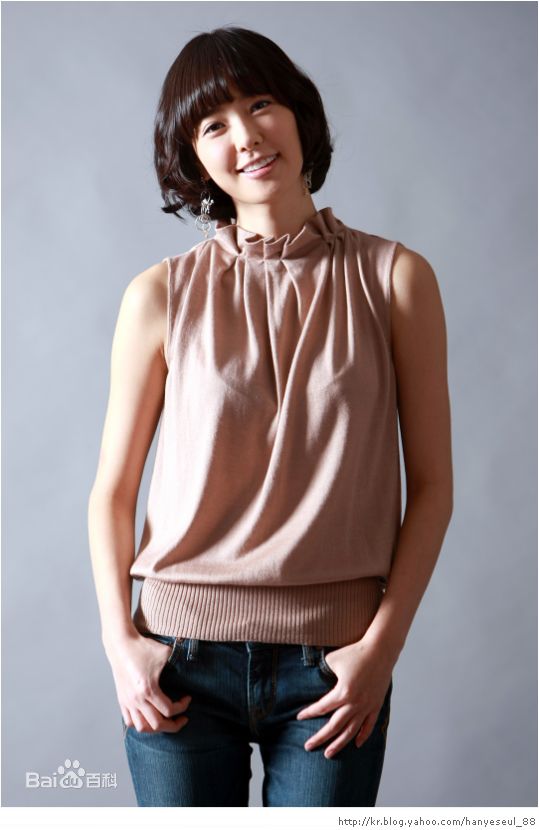 孙泰英(，SON TAE-YEONG)艺术照壁纸壁纸