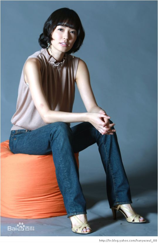 孙泰英(，SON TAE-YEONG)艺术照壁纸壁纸