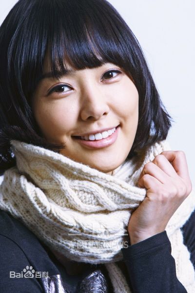 孙泰英(，SON TAE-YEONG)艺术照壁纸壁纸