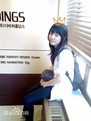 李彩英()韩国女影星生活照壁纸壁纸