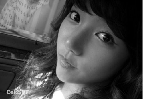 李彩英()韩国女影星生活照壁纸壁纸