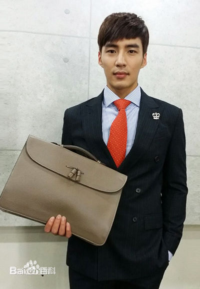 金庆南(Kim Kyung Nam)前后照片