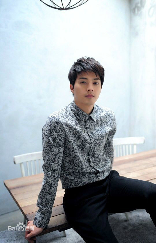 金志勋()采访前后照片