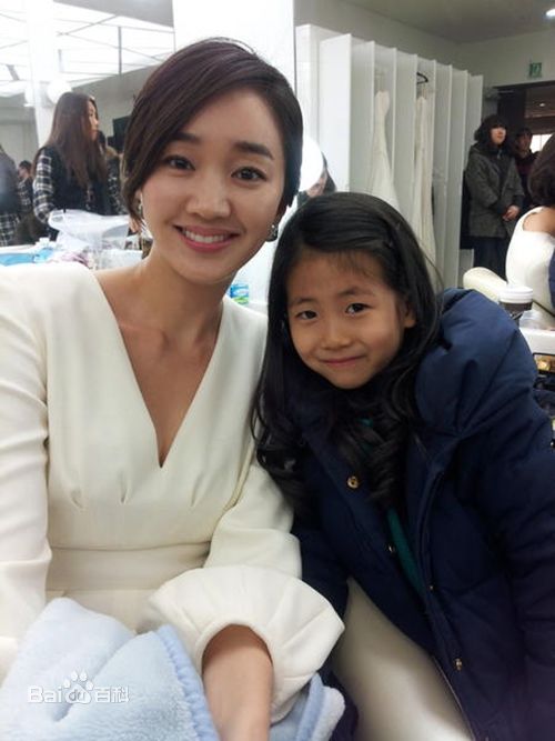 秀爱(Park Soo Ae、Su Ae)野王壁纸壁纸