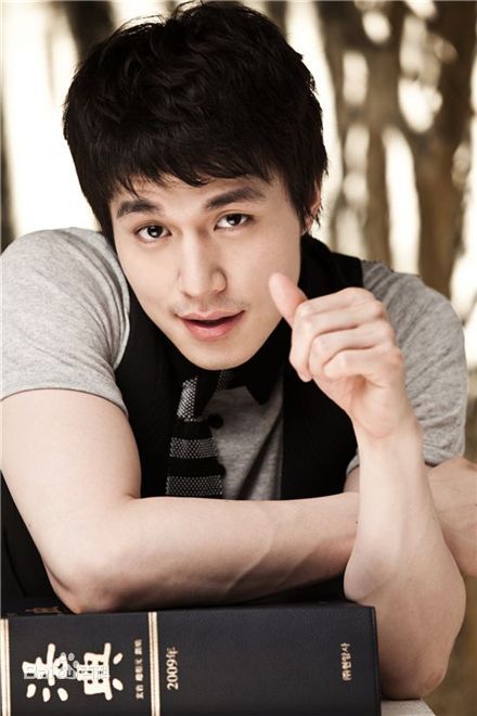 李栋旭( /Lee Dong Wook/ イ ドンウク)电视剧图册第2册素颜照相册