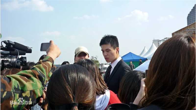 李栋旭( /Lee Dong Wook/ イ ドンウク)服役图册壁纸壁纸