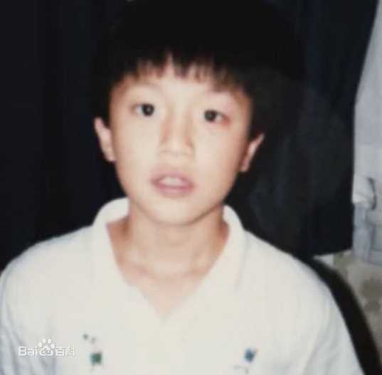 李栋旭( /Lee Dong Wook/ イ ドンウク)童年图册