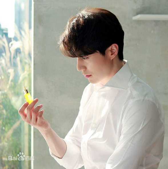 李栋旭( /Lee Dong Wook/ イ ドンウク)CF图册生活照