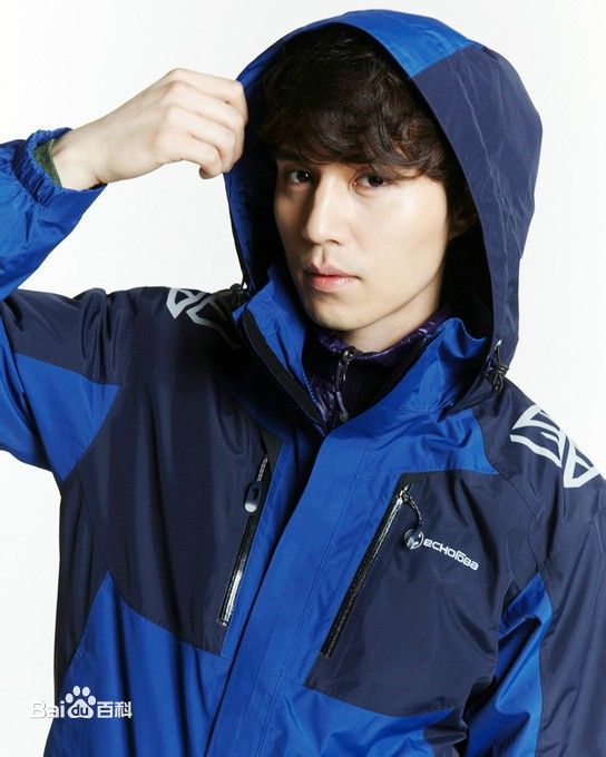 李栋旭( /Lee Dong Wook/ イ ドンウク)最新杂志壁纸