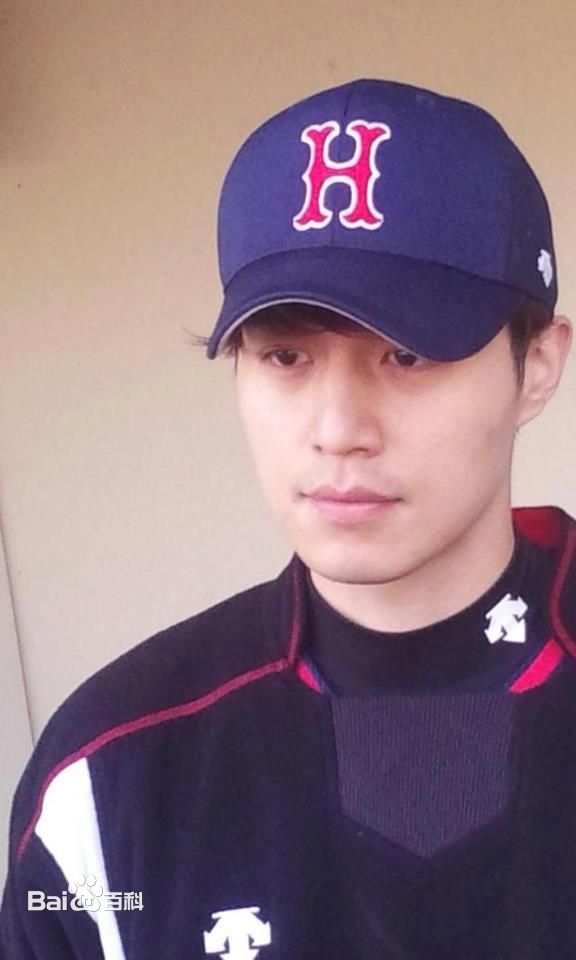 李栋旭( /Lee Dong Wook/ イ ドンウク)最新杂志壁纸