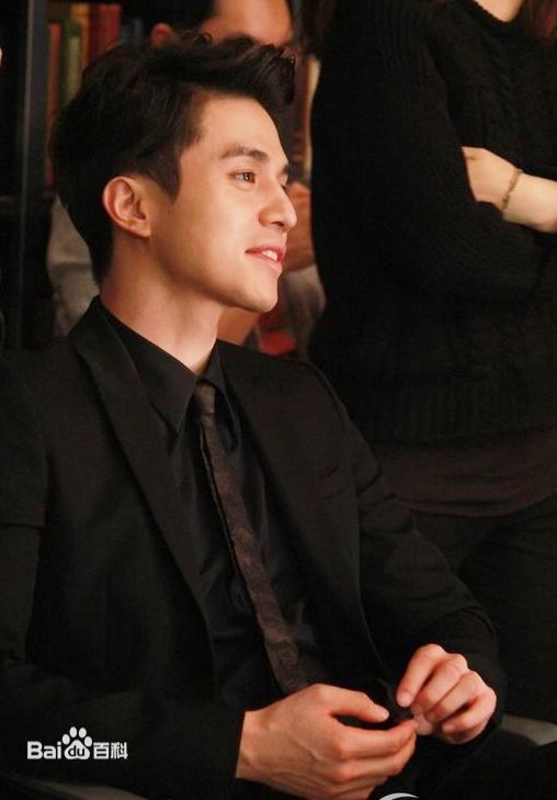 李栋旭( /Lee Dong Wook/ イ ドンウク)最新杂志壁纸