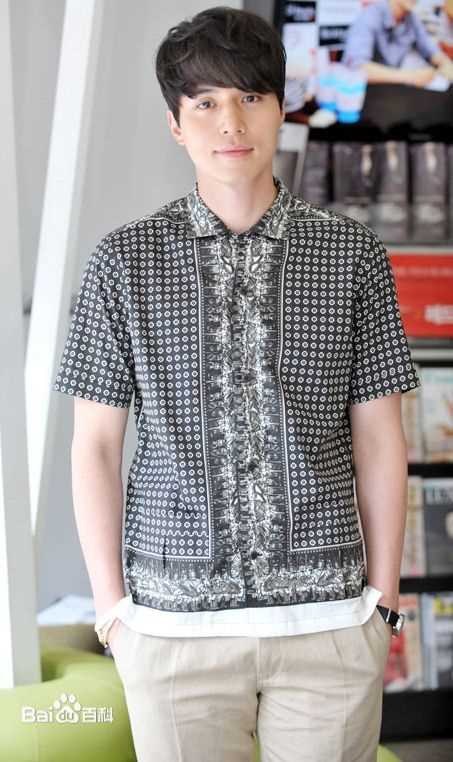 李栋旭( /Lee Dong Wook/ イ ドンウク)最新杂志壁纸