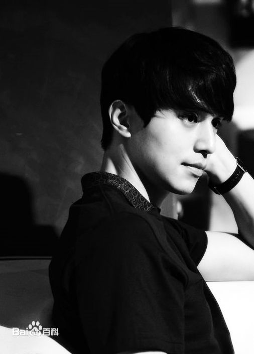 李栋旭( /Lee Dong Wook/ イ ドンウク)最新杂志壁纸