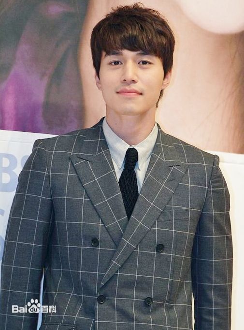 李栋旭( /Lee Dong Wook/ イ ドンウク)最新杂志壁纸