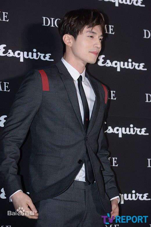 李栋旭( /Lee Dong Wook/ イ ドンウク)最新杂志壁纸