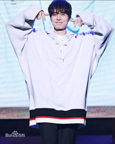 李栋旭( /Lee Dong Wook/ イ ドンウク)粉丝见面会素颜照壁纸