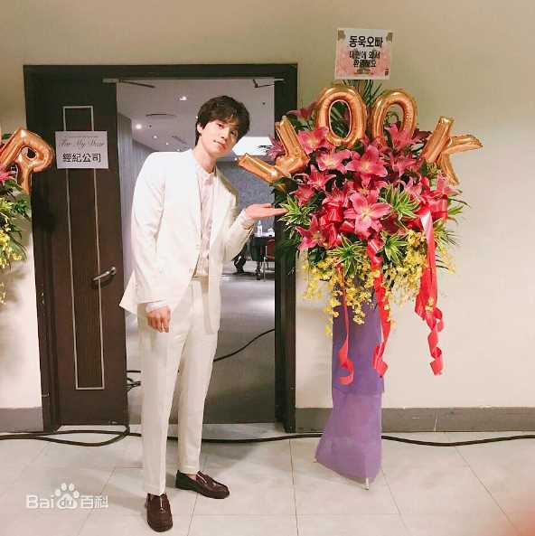 李栋旭( /Lee Dong Wook/ イ ドンウク)粉丝见面会素颜照壁纸