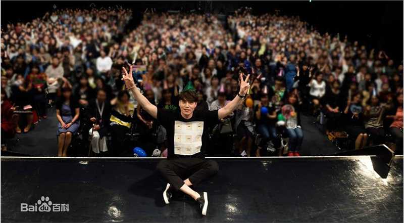 李栋旭( /Lee Dong Wook/ イ ドンウク)粉丝见面会素颜照壁纸