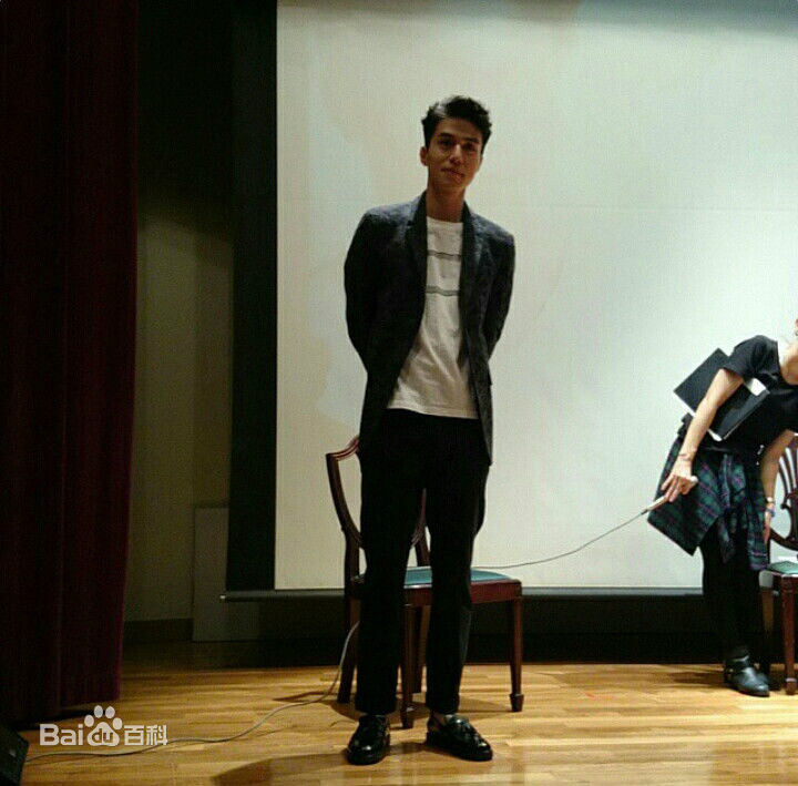 李栋旭( /Lee Dong Wook/ イ ドンウク)粉丝见面会素颜照壁纸