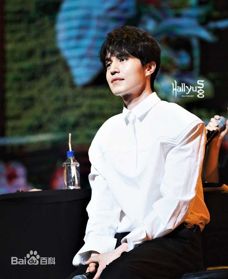 李栋旭( /Lee Dong Wook/ イ ドンウク)粉丝见面会素颜照壁纸