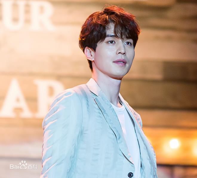 李栋旭( /Lee Dong Wook/ イ ドンウク)粉丝见面会素颜照壁纸