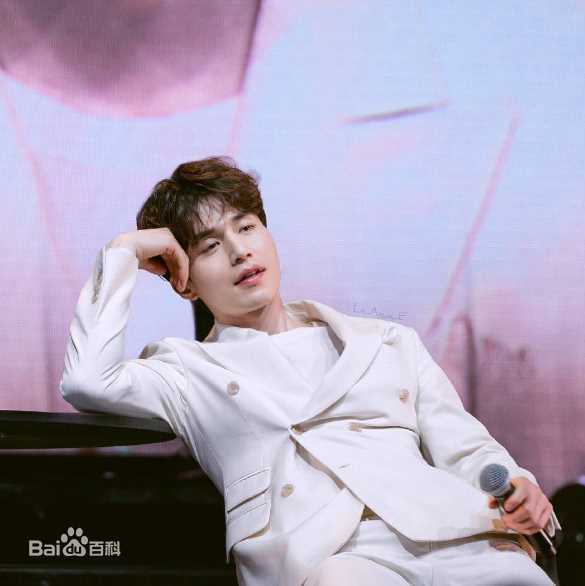 李栋旭( /Lee Dong Wook/ イ ドンウク)粉丝见面会素颜照壁纸