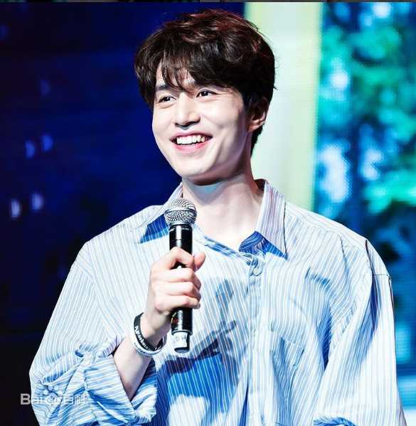 李栋旭( /Lee Dong Wook/ イ ドンウク)粉丝见面会素颜照壁纸