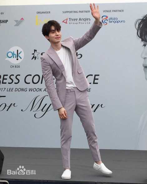 李栋旭( /Lee Dong Wook/ イ ドンウク)粉丝见面会素颜照壁纸