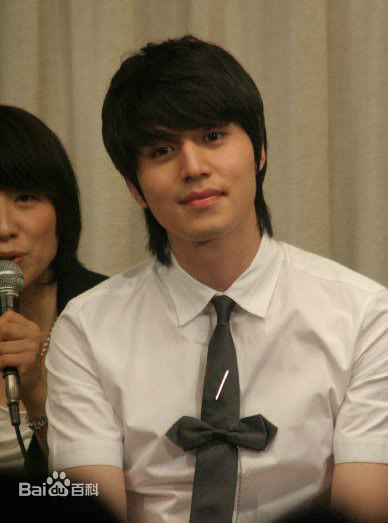 李栋旭( /Lee Dong Wook/ イ ドンウク)粉丝见面会素颜照壁纸