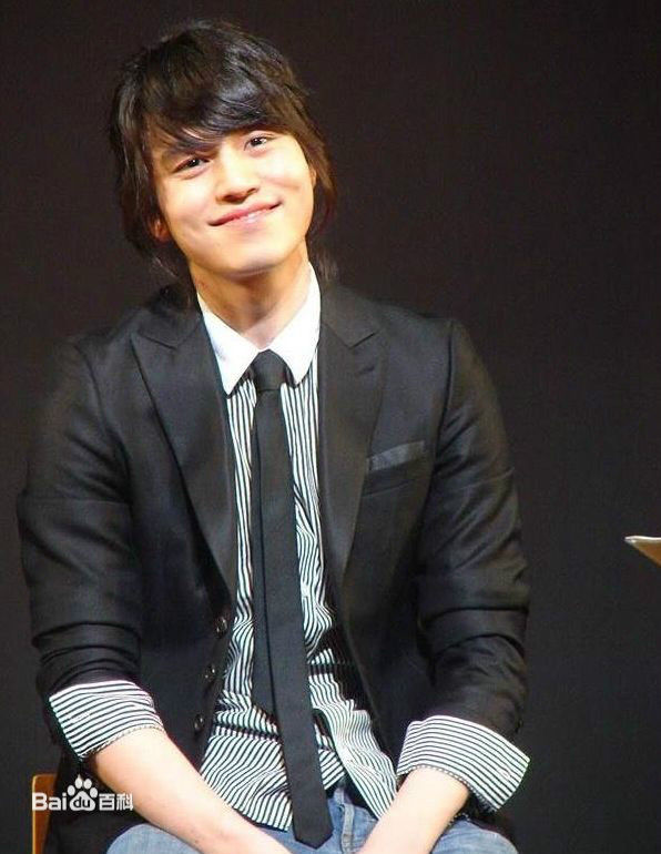 李栋旭( /Lee Dong Wook/ イ ドンウク)粉丝见面会素颜照壁纸