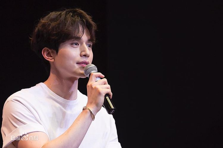 李栋旭( /Lee Dong Wook/ イ ドンウク)粉丝见面会素颜照壁纸