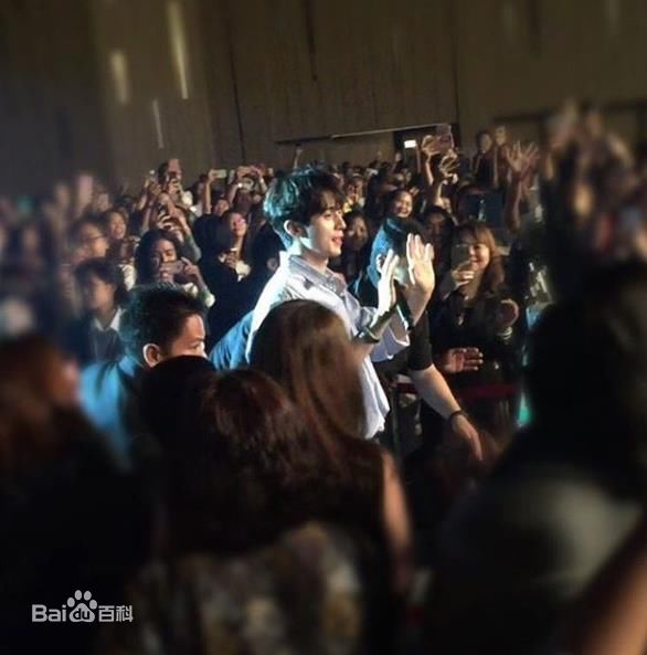 李栋旭( /Lee Dong Wook/ イ ドンウク)粉丝见面会素颜照壁纸