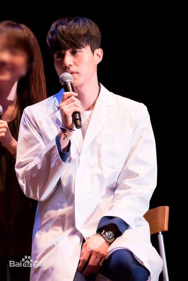 李栋旭( /Lee Dong Wook/ イ ドンウク)粉丝见面会素颜照壁纸