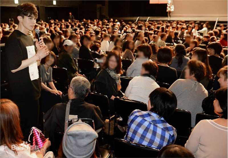 李栋旭( /Lee Dong Wook/ イ ドンウク)粉丝见面会素颜照壁纸