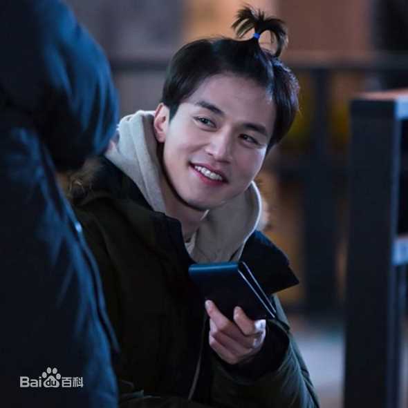 李栋旭( /Lee Dong Wook/ イ ドンウク)泡泡糖性感图片图集