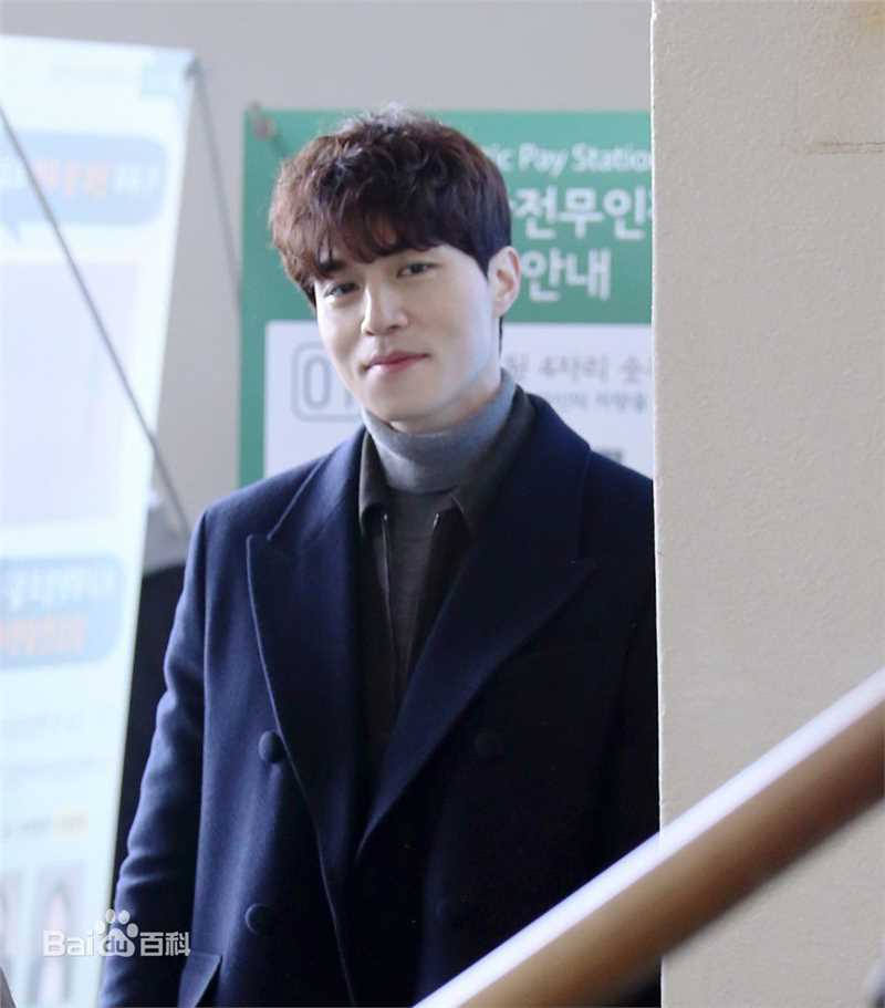 李栋旭( /Lee Dong Wook/ イ ドンウク)孤单又灿烂的神-鬼怪生活照相册