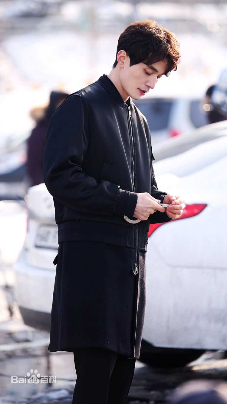 李栋旭( /Lee Dong Wook/ イ ドンウク)孤单又灿烂的神-鬼怪生活照相册