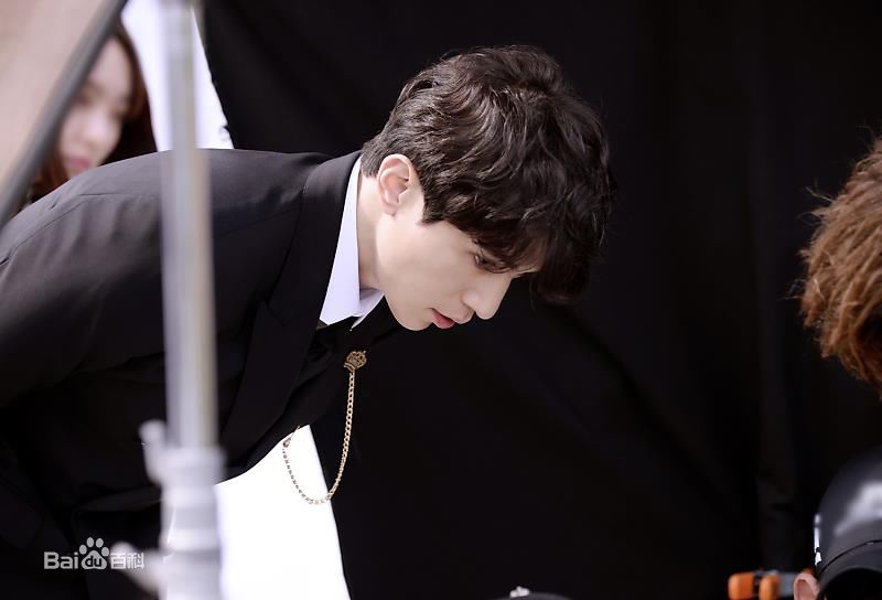 李栋旭( /Lee Dong Wook/ イ ドンウク)孤单又灿烂的神-鬼怪生活照相册