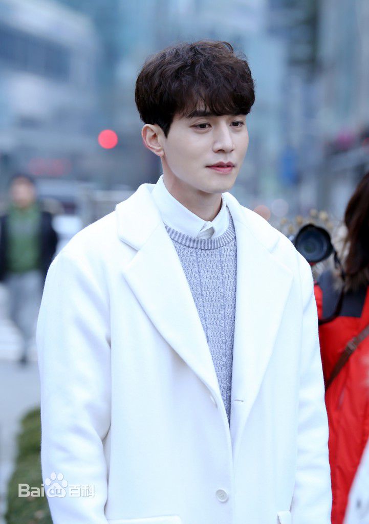 李栋旭( /Lee Dong Wook/ イ ドンウク)孤单又灿烂的神-鬼怪生活照相册