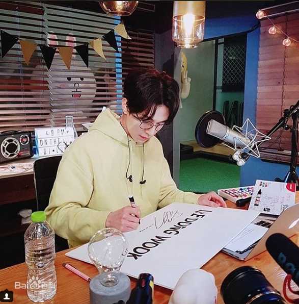 李栋旭( /Lee Dong Wook/ イ ドンウク)的On the Air性感图片图集