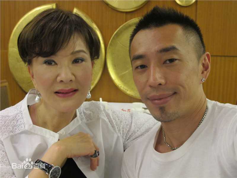 邹少官(HOWARD) 合影图片图册