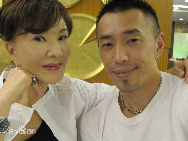 邹少官(HOWARD) 合影图片图册