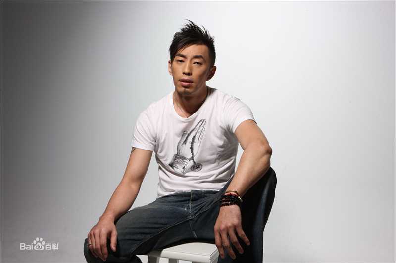 邹少官(HOWARD)最新壁纸