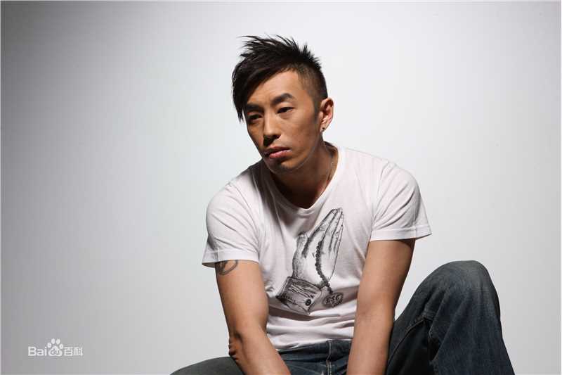 邹少官(HOWARD)最新壁纸