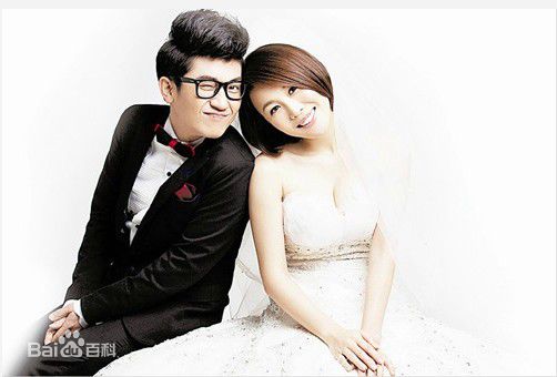 金志文(Kim Ji-mun（朝鲜语）)金兰婚纱照素颜照相册