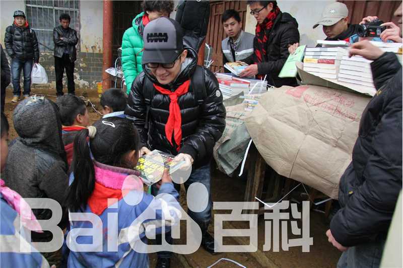 金志文(Kim Ji-mun（朝鲜语）)演出活动前后照片