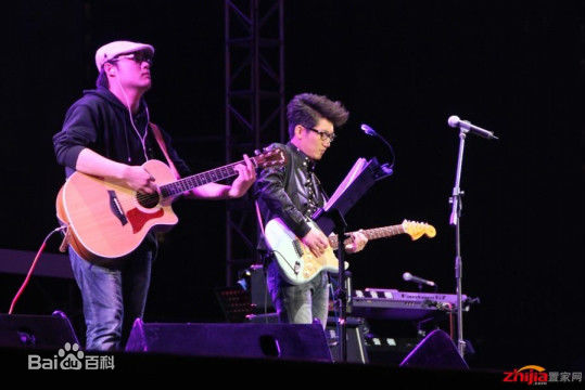 金志文(Kim Ji-mun（朝鲜语）)演出活动前后照片