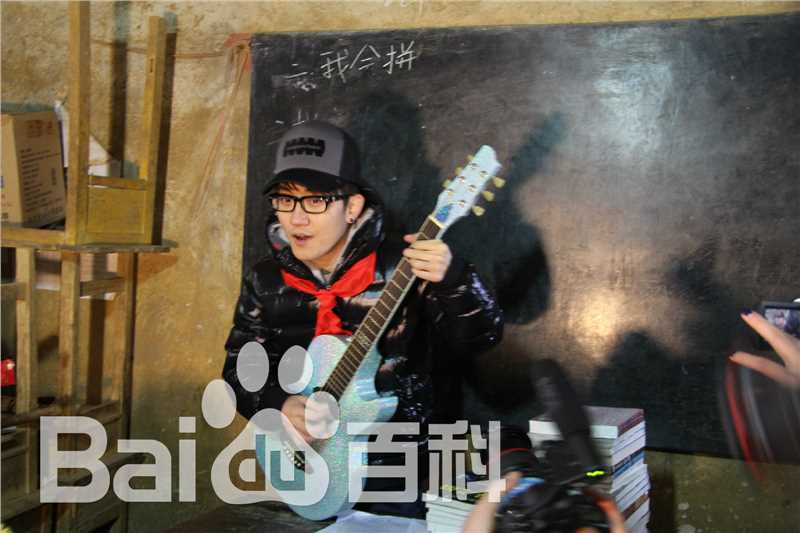 金志文(Kim Ji-mun（朝鲜语）)演出活动前后照片